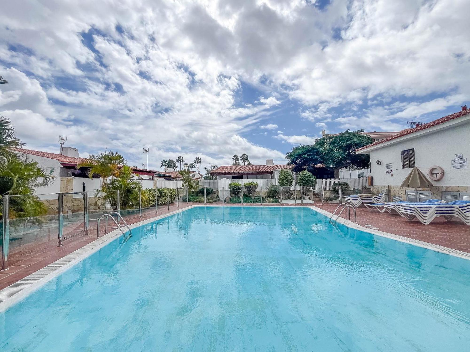 Private Chill-Out Terrace Bungalow - Pool San Bartolomé Luaran gambar